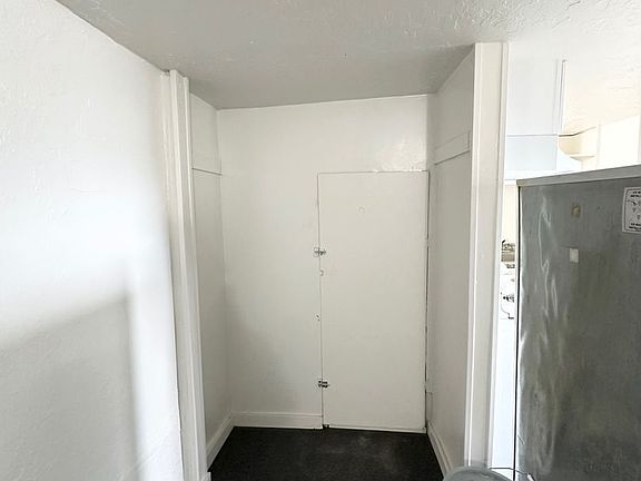 5th image of 456 2nd Ave N #5