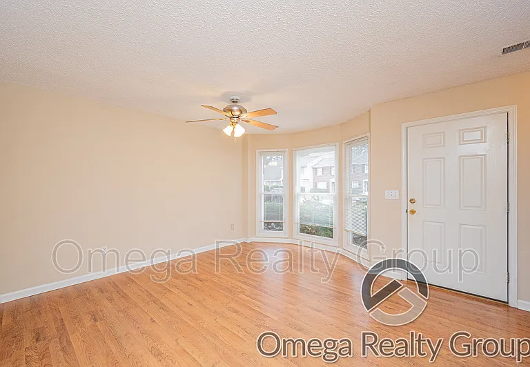 5057 Falling Creek Ln — Photo 2