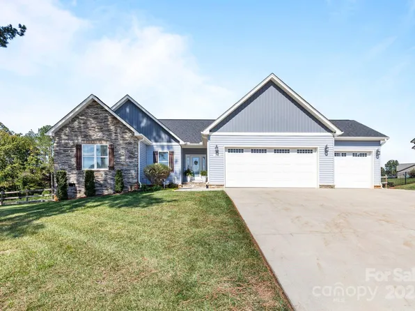 198 Castle Pines Ln, Statesville, NC 28625