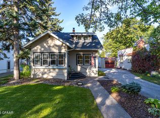 1102 Belmont Rd, Grand Forks, ND 58201