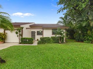 5 Mayfair Ln, Boynton Beach, FL 33426