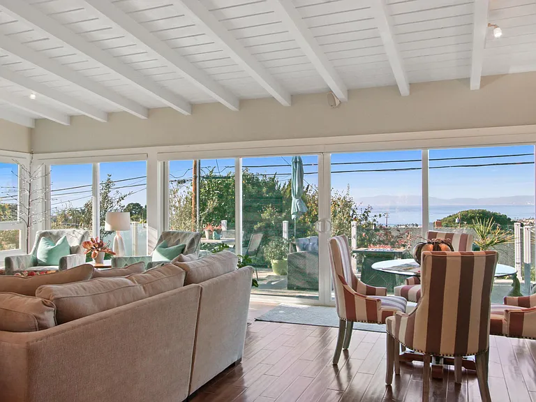 441 Calle De Aragon — Photo 4