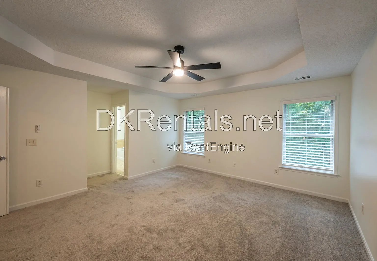 4 bed, 3.5 bath, 2680 sqft, $2,200 — Photo 2