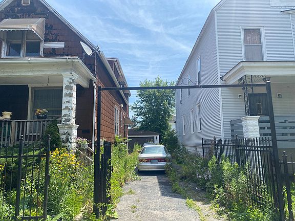4th image of 10523 S Edbrooke Ave