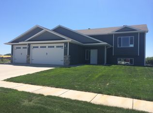 2303 Morning Glory Dr, Brookings, SD 57006