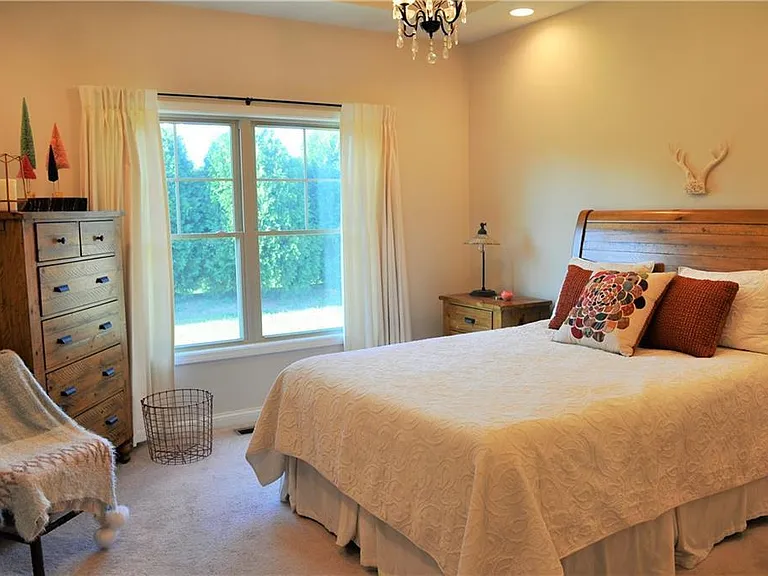 1914 Buckthorn Dr — Photo 11