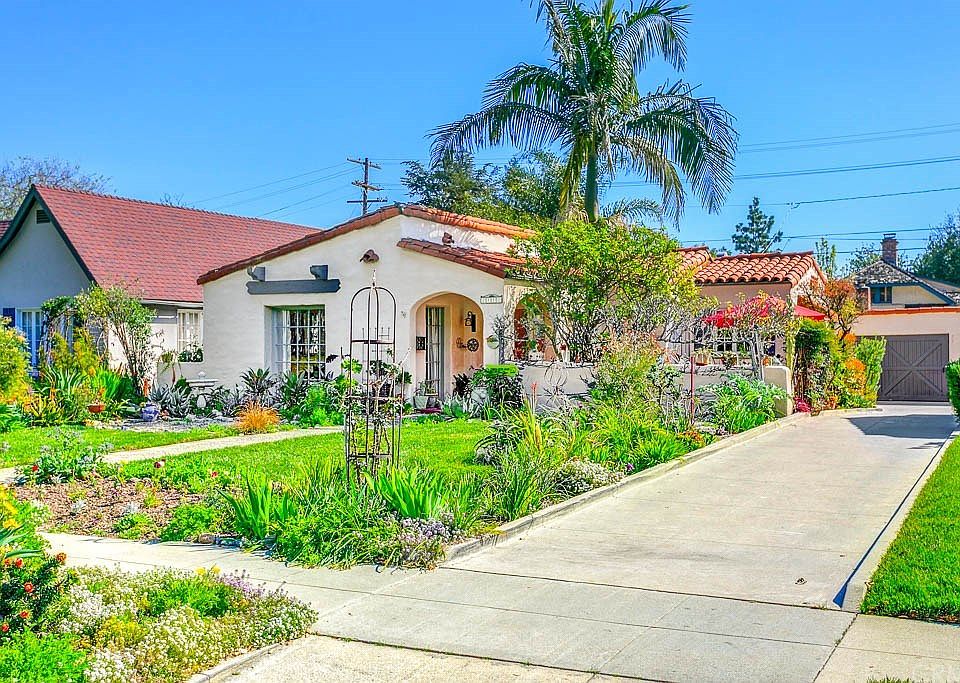 1st image of 2116 Las Lunas St