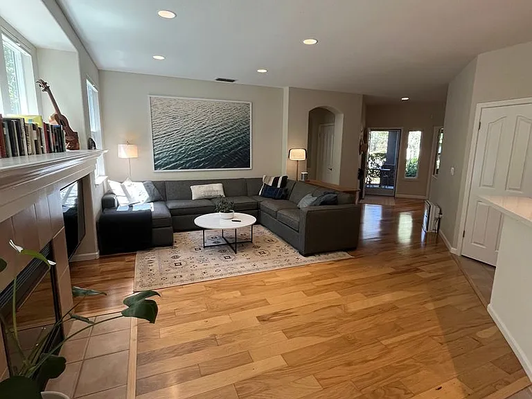 3820 Vistosa Ct — Photo 8