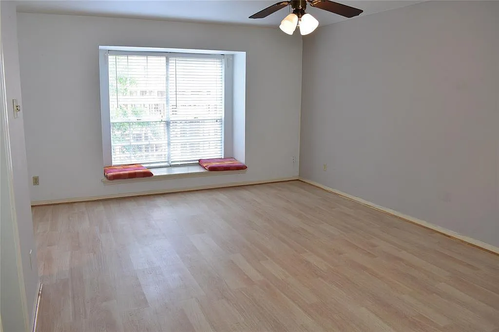 2 bed, 1.5 bath, 1212 sqft, $2,100 — Photo 4