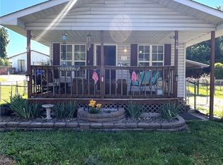 116 Circle Dr, Cross Lanes, WV 25313