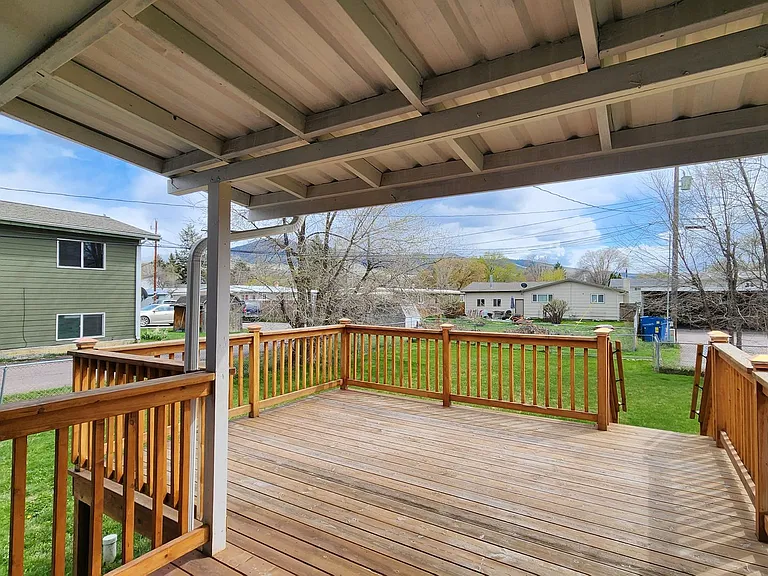 2345 Benton Ave — Photo 21