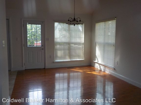 2nd image of 1481 Woodland Cove Dr NE