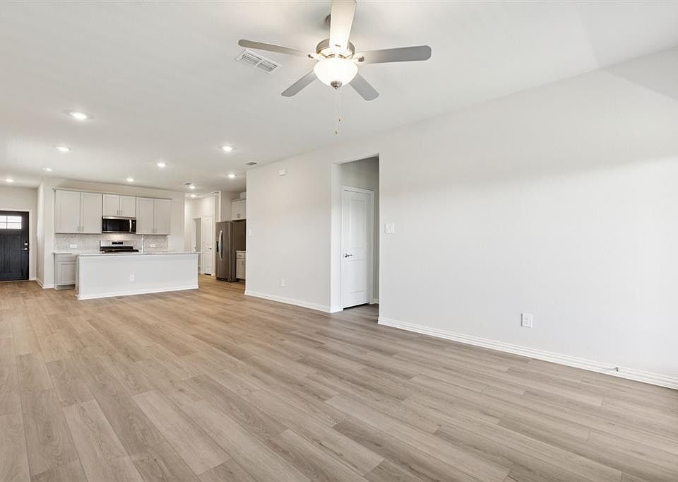 1st image of 3407 High Valley Dr #3407