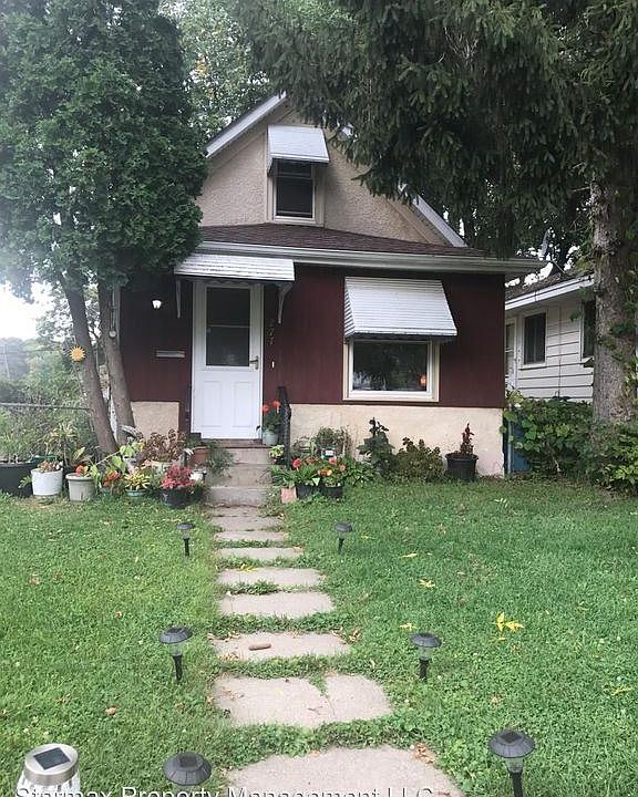 1st image of 277 Queen Ave N