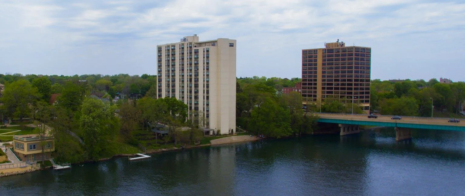 Skyrise Apartments — Photo 3