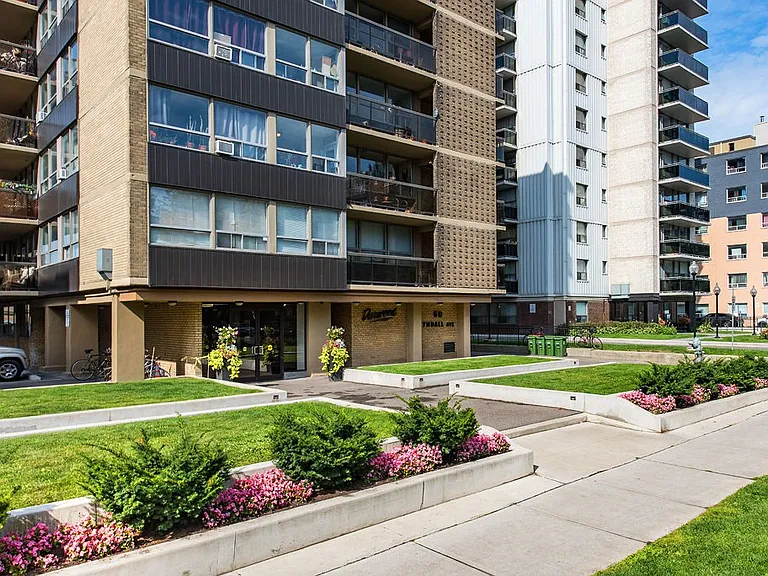 60 Tyndall Ave — Photo 39
