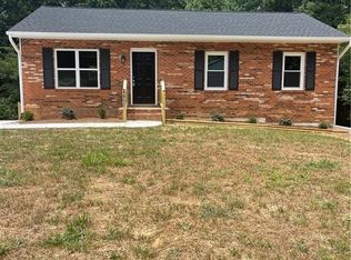 4900 Shulbrook Dr, Winston Salem, NC 27105