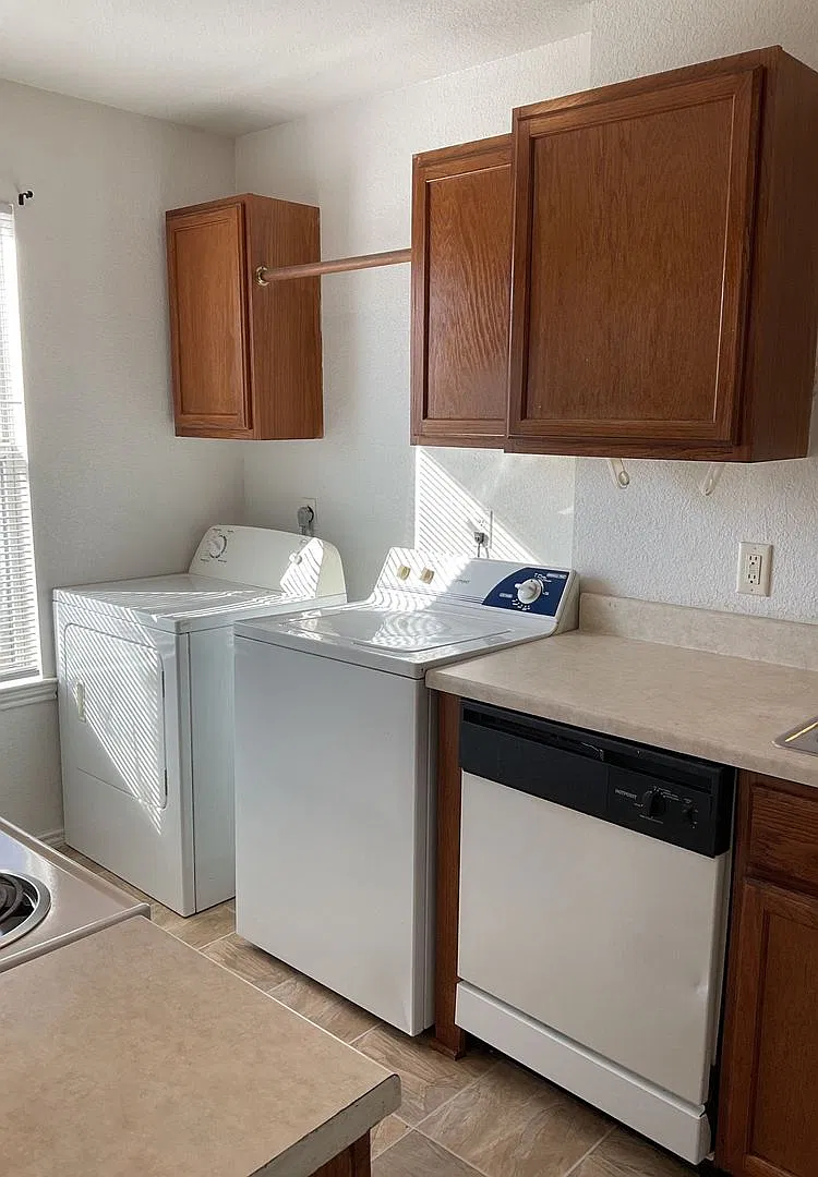 5904 Greengate Dr — Photo 4