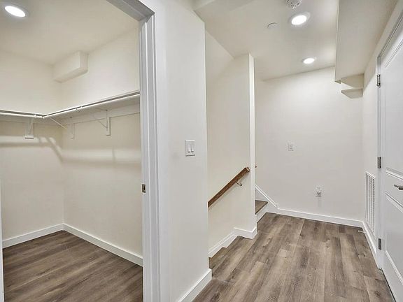 3rd image of 1500 N Randolph St #6