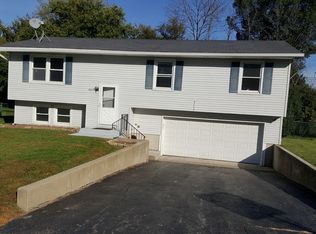 20655 N Raphael Ave, Prairie View, IL 60069