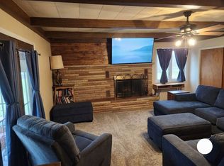 5740 E State Rd, Newcomerstown, OH 43832