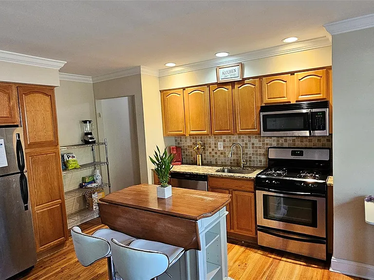 237 N Middletown Rd #H — Photo 5