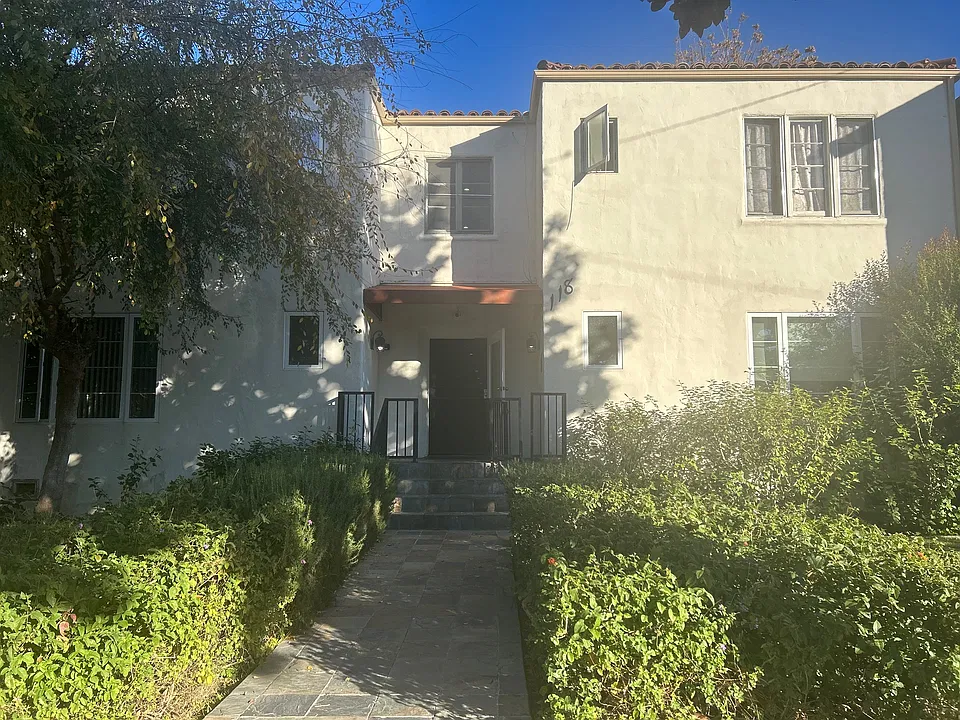 118 S Everett St #16
