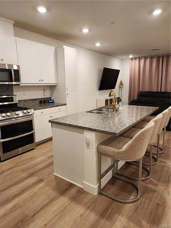 Building Photo - 5602 Kate Way #8