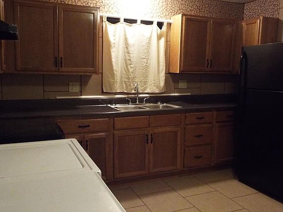3rd image of 955 F St