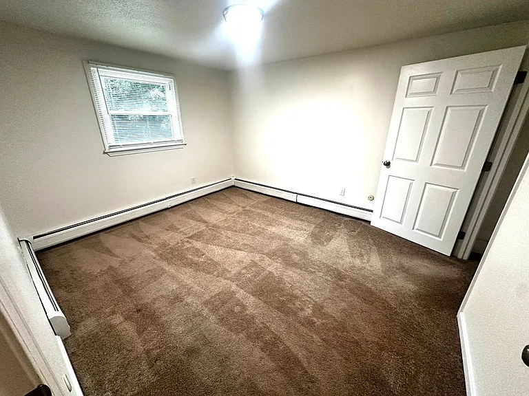 9 Emerald Dr #10 — Photo 7