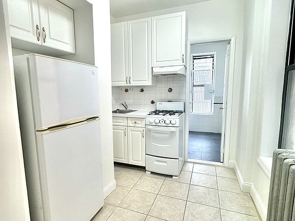 3rd image of 509 E 81st St APT 8
