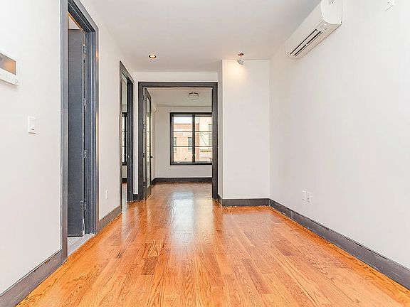 3rd image of 893 Willoughby Ave #4B