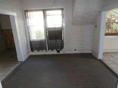 3rd image of 1800 Esplanade Ave
