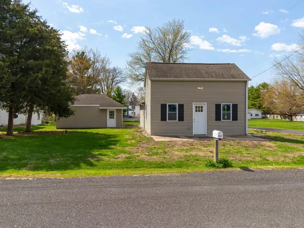 9720 W Knox St, Edwards, IL 61528