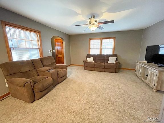 5th image of 640 S 12th St