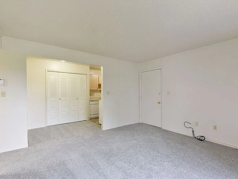 Old Monterey Apartments — Photo 26