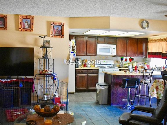 5th image of 1945 Beesley Dr
