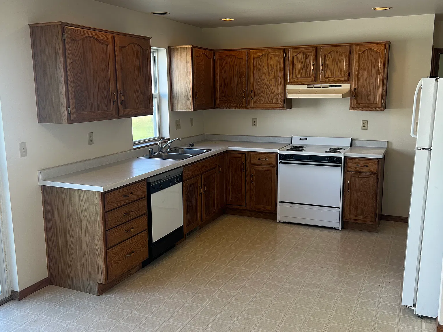 2 bed, 1000 sqft, $1,200 — Photo 3