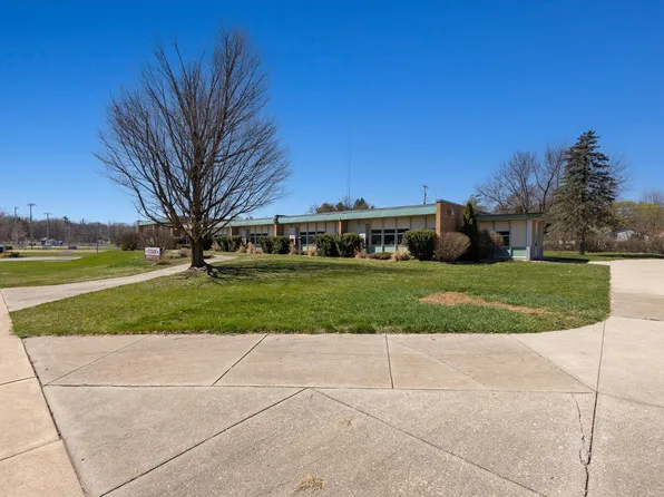 502 Claremont St, Buchanan, MI 49107