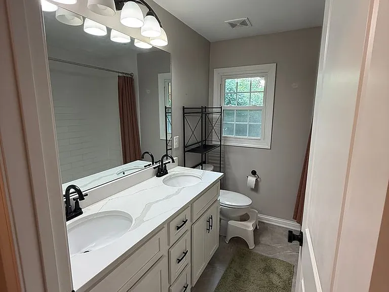2614 Woodsdale Ave — Photo 11