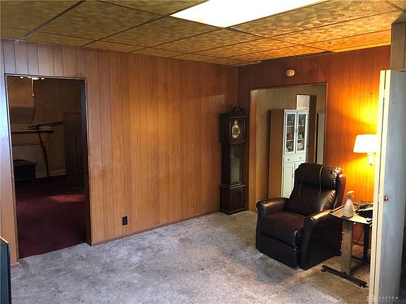 5th image of 615 Sweitzer St