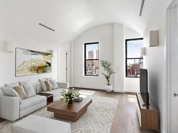 154 W 70th St APT 12R
