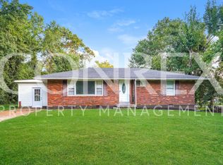 204 Hallbrook Dr, Clarksville, TN 37042