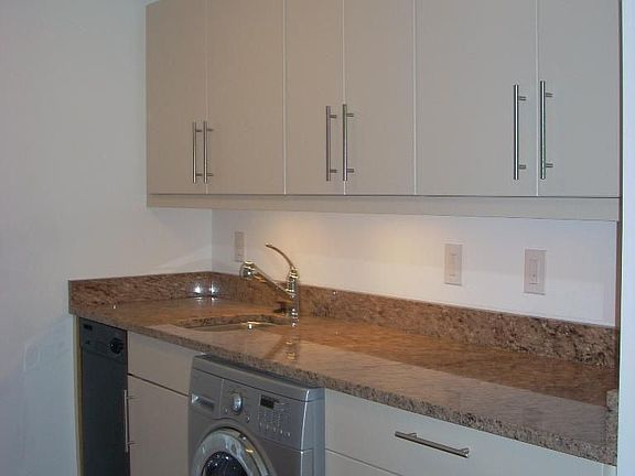 4th image of 219 S 18th St #29-711