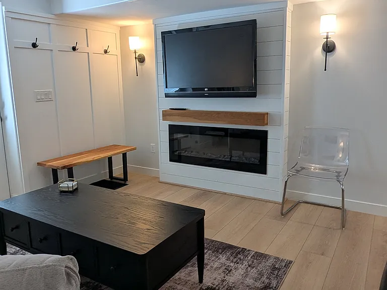 W 1820 S — Photo 10