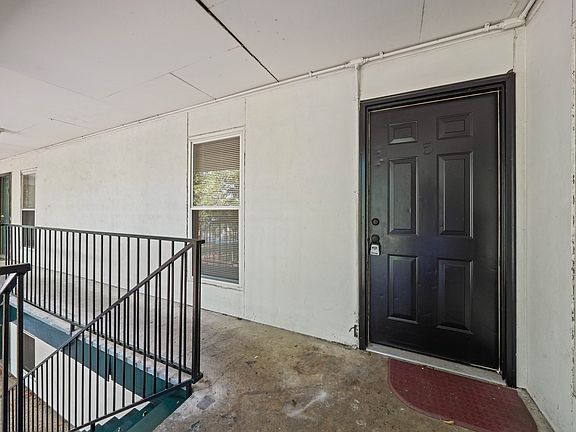 5th image of 1155 Jim Taylor Dr APT 5