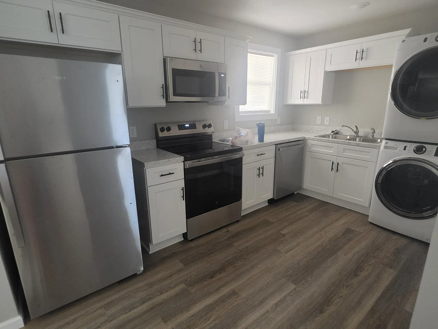 3 bed, 1374 sqft, $1,500 — Photo 2