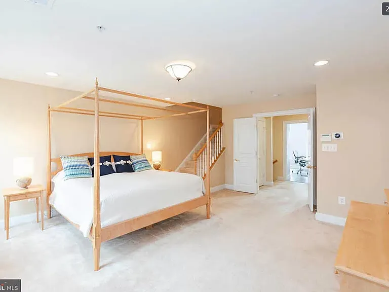 8042 Four Quarter Rd — Photo 21