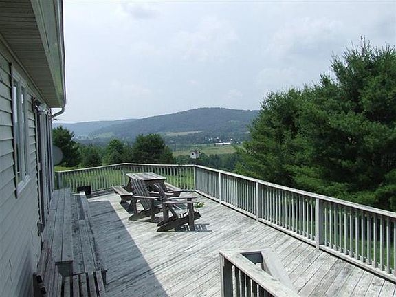 5th image of 221 Eggleston Hill Rd