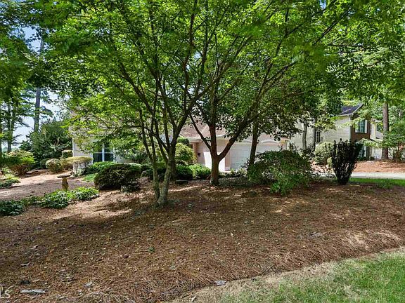 3rd image of 509 Longwood Ln